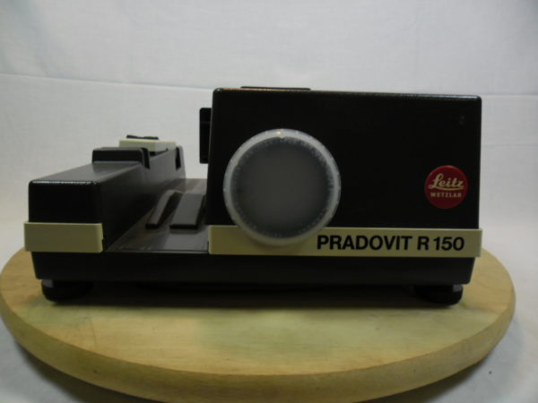 Leitz Pradovit R 150 diaprojector