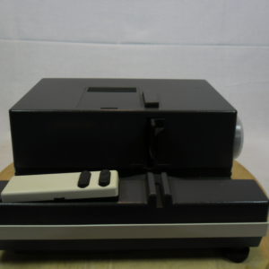 Leitz Pradovit R 150 diaprojector