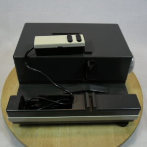 Leitz Pradovit R 150 diaprojector