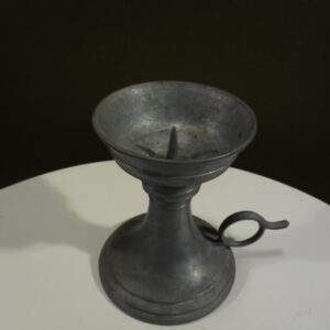 Tinnen kandelaar J v W Jan van Woudenberg