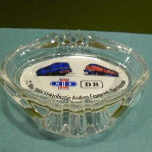 Glazen asbak NS en BD 22 Mei 1966