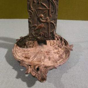 Metalen asbak met luciferdoos houder