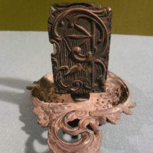 Metalen asbak met luciferdoos houder