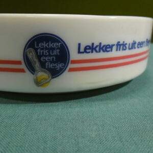 Asbak aardewerk - lekker fris uit een flesje