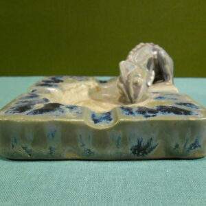 Asbak aardewerk met kameleon