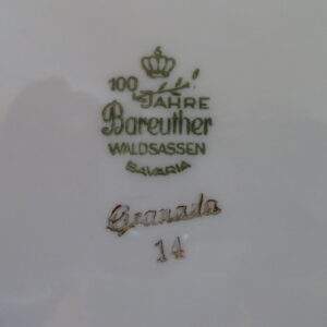 Wit serveer schaaltje met rand