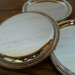 Set onderzetters in standaard, metaal