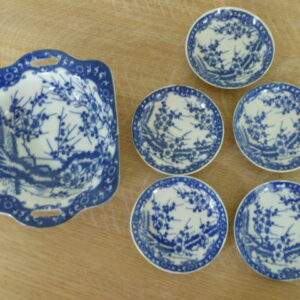 Aziatisch keramiek, schaaltje met 5 kleine schoteltjes