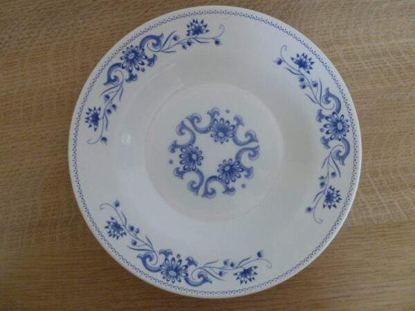 Rivanel, diep bord, made in France, blauwe bloem.