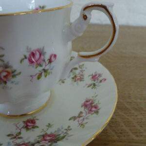 Kop en schotel, Queens Rosamund, made in England