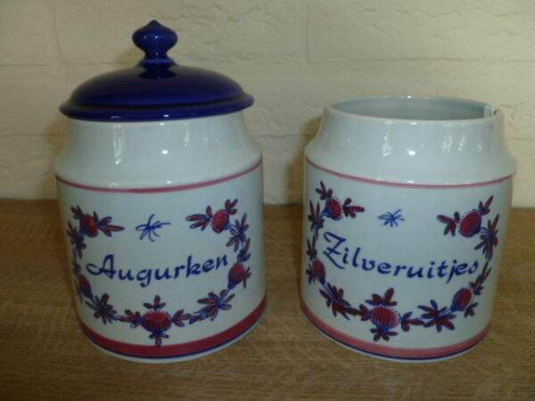 Augurken- en zilveruitjes potjes