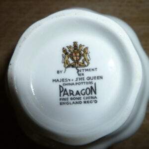 Kop en schotel, wit, Paracon, England