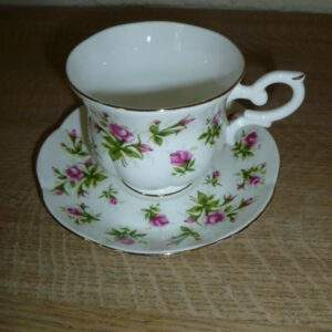 Kop en schotel, roze roosje, St. James, Bone China