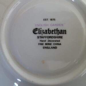 Kop en schotel, bloemmotief, Elizabethan England, Hand Decorated