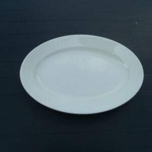 Ovale schaal, Maestricht, creme kleurig