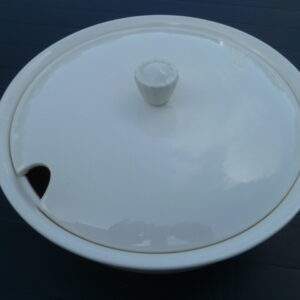 Petrus Regout, dekschaal, creme kleurig