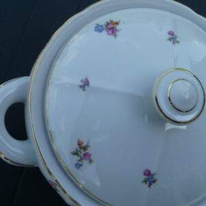 Veleram, dekschaal met deksel