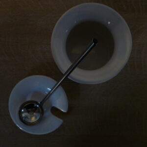 Olijvenpot met lepel