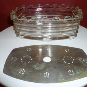 Glazen theelichthouder met metalen plaatje