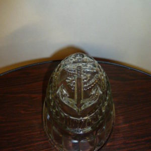 Glazen vorm schaaltje, ovaal met ankermotief.