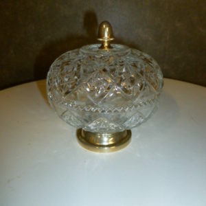 Glazen dekselschaaltje