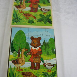 Alternative view of Kinder puzzel   Beer voert eentjes