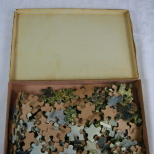 Alternative view of Oude puzzel van een oever in natuurlijke kleuren