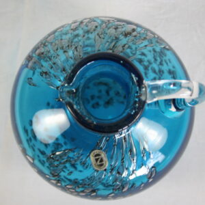 Alternative view of Siervaas blauw.  Glas met luchtbelletjes / druppel glas.