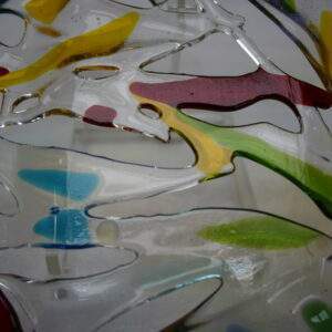 Alternative view of Kleurrijke opengewerkte glazen schaal