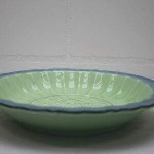 Alternative view of Chinese schaal met draak