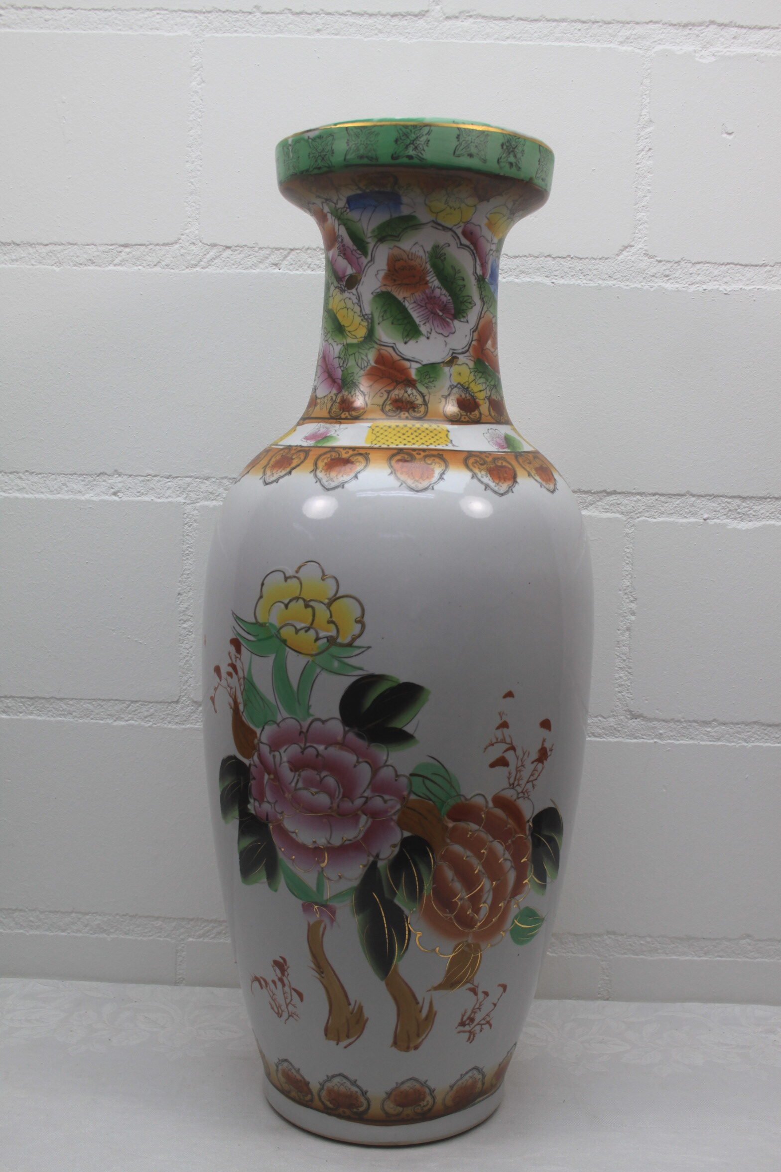 Chinese vloervaas na voorbeeld Ming periode