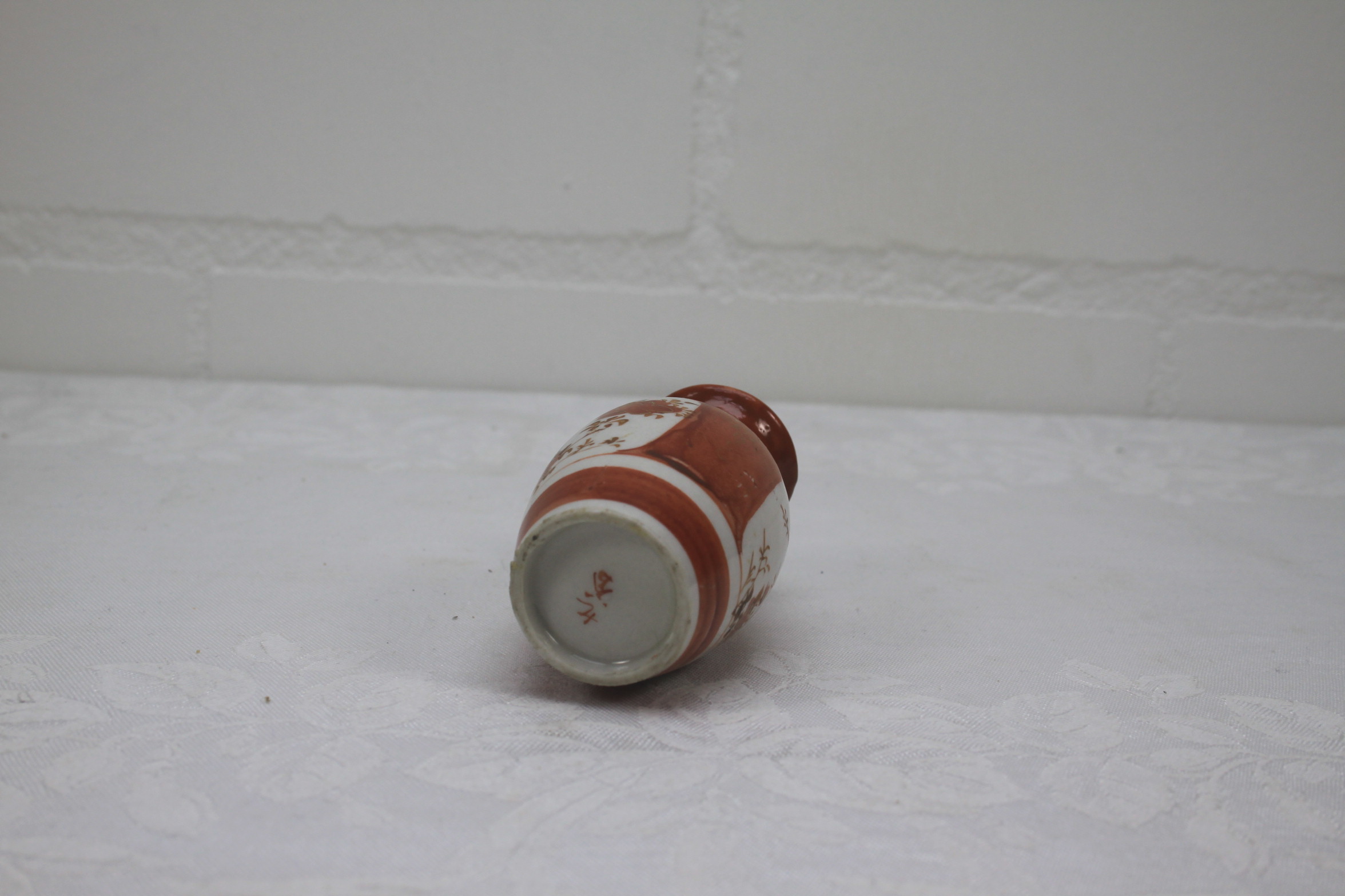 Japanse Meiji Kutani porseleinen vaasje - Afbeelding 4